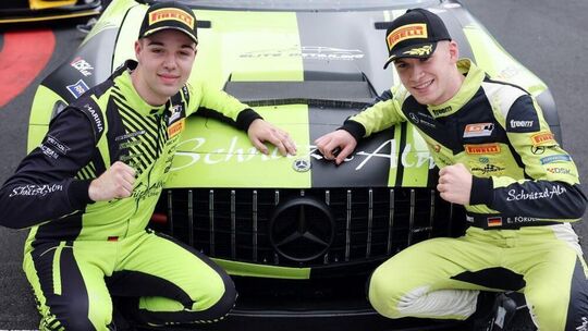 Sie ließen in der ersten Hälfte der GT4-Europameisterschaft die Muskeln spielen: Enrico Förderer aus Leuterod (rechts) und Cedri