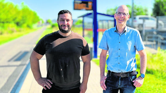 Wer was zu den Stadtbussen in Limburg wissen will, muss sich an diese beiden Männer wenden: Der Erste Stadtrat Michael Stanke (C