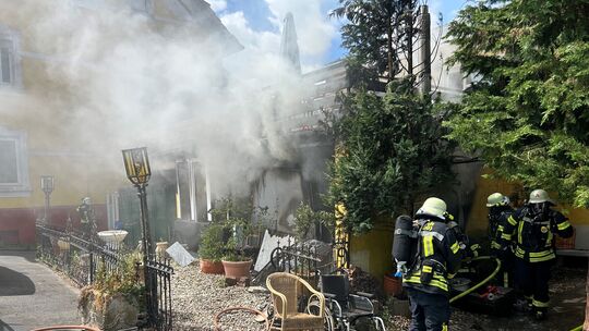 Bereits zum dritten Mal brannte es im ehemaligen Hotel "Kroppacher Schweiz" in bruchertseifen.