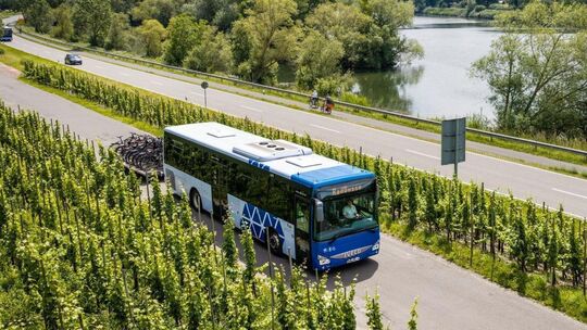 Der Radbus der Loreley-Linie 505 soll in der Saison für mehr Sicherheit und Komfort auf der Strecke sorgen.