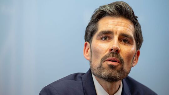 Sven Teuber, Minister für Kommunen, Bauen, Wohnen und Kultur Sven Teuber, Minister für Kommunen, Bauen, Wohnen und Kultur