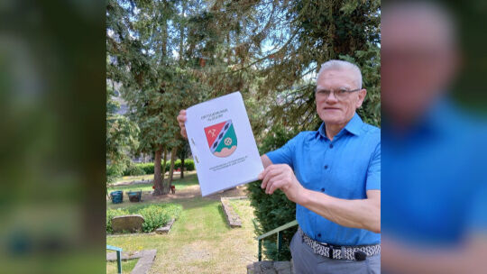 Ortstermin mit dem Ersten Beigeordneten Markus Stangier auf dem Alsdorfer Friedhof. Die Gemeinde möchte mit Investitionen im Hau