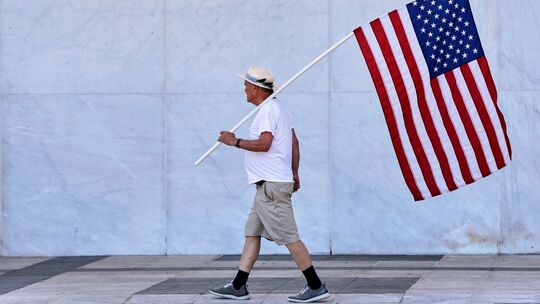 Mann mit US-Flagge Mann mit US-Flagge