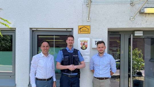Au dem Foto von links nach rechts. Herr Wacht, Herr Naumann, Herr Dawen Au dem Foto von links nach rechts. Herr Wacht, Herr Naumann, Herr Dawen