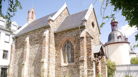 Hinter dem Peter-Friedhofen-Haus in der Florinspfaffengasse, in dem die Schornsteinfeger-Innung am 7. Juli den Peter-Friedhofen-