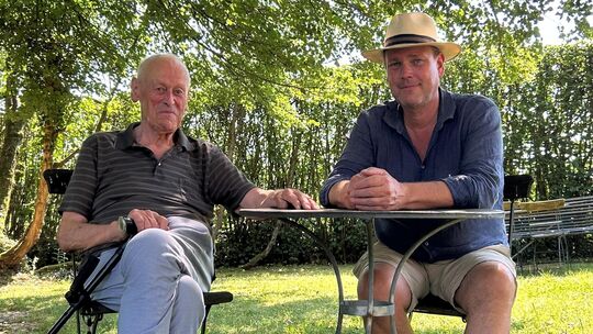 Vom Lebenswerk zum Generationenprojekt: 1986 begründete Bildhauer Erwin Wortelkamp (links) zwischen Hasselbach und Werkhausen "i