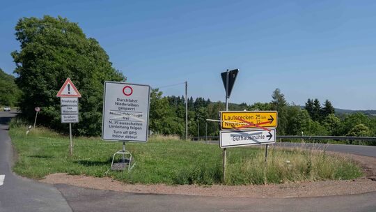 Die Landesstraße 169 von Baumholder nach Niederalben ist noch gesperrt. Bis Mitte August sollen die Restarbeiten abhgeschlossen