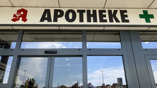 In mehreren Apotheken in Bad Kreuznach und Umgebung legte Ende August 2024 ein 23-Jähriger, der jetzt verurteilt wurde, gefälsch