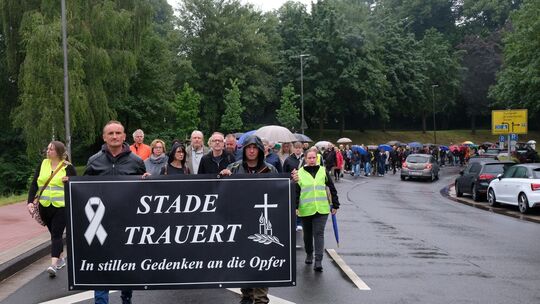 Gedenken nach Schüssen in Jugendhilfeeinrichtung mit sechs Toten Gedenken nach Schüssen in Jugendhilfeeinrichtung mit sechs Toten