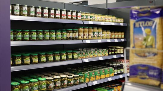 Das Sortiment des Tante Enso-Ladens in Mastershausen steht dem eines Vollversorgers in fast nichts nach.