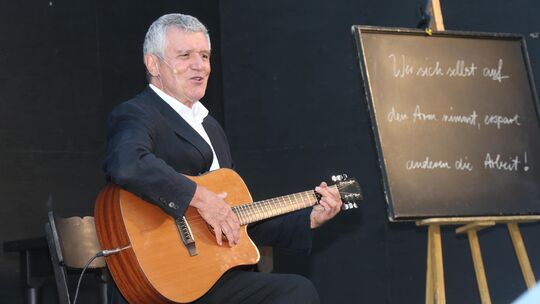 Auch musikalisch setzt Michael Ophelders besondere Akzente bei den Burgfestspielen in Mayen. Auch musikalisch setzt Michael Ophelders besondere Akzente bei den Burgfestspielen in Mayen.