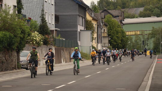 Viele Radfahrer haben den 5. Juli genutzt, um auf der autofreien B62 eine Radtour zu unternehmen.