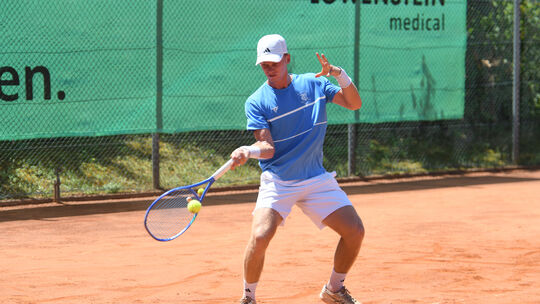 Julian Franzmann verdiente sich ein Sonderlob seines Teamchefs, nachdem er in beiden Spielen des TC BW Bad Ems seine Einzel gewo Julian Franzmann verdiente sich ein Sonderlob seines Teamchefs, nachdem er in beiden Spielen des TC BW Bad Ems seine Einzel gewo