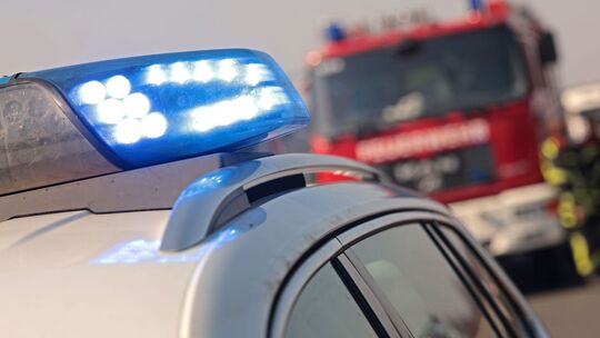 Polizei und Feuerwehr im Einsatz Polizei und Feuerwehr im Einsatz