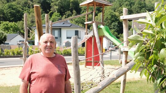 Ewald Neiss hat nach der Katastrophe schnell reagiert. Eine Baufirma reparierte die Straßen, die Kanalisation wurde vom Schlamm