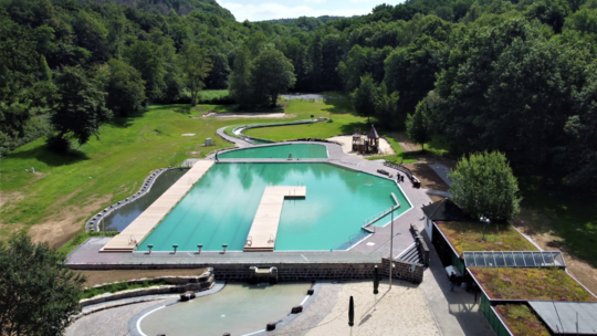 Das Schwimmbad ist wieder wohltemperiert.