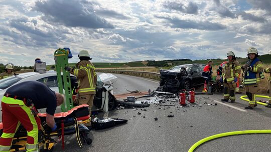 Einen heftigen Unfall hat es am Nachmittag auf der Abfahrt der B41 in Höhe Winzenheim gegeben. Einen heftigen Unfall hat es am Nachmittag auf der Abfahrt der B41 in Höhe Winzenheim gegeben.