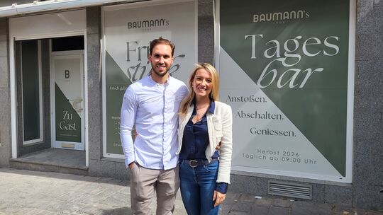 Felix und Melina Warnecke-Brühl gehen mit ihrer Konditorei Baumann neue Wege. Im Herbst soll am Jesuitenplatz ein neues Café erö
