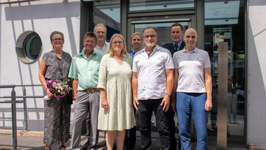 v.l.n.r. Judith Linn, Ralf Linn, Peter Kretz (Gesamtpersonalrat), Anja Rakowski, Romy Berger (Leitung Polizeidirektion Trier), K v.l.n.r. Judith Linn, Ralf Linn, Peter Kretz (Gesamtpersonalrat), Anja Rakowski, Romy Berger (Leitung Polizeidirektion Trier), K