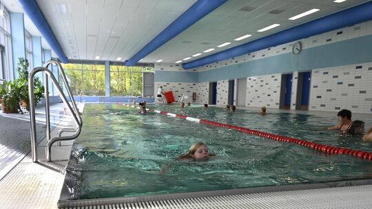 11 Schwimmbäder – darunter Hallen- und Freibäder –  gibt es insgesamt im Rhein-Hunsrück-Kreis. Das Hallenbad Sohren-Büchenbeuren