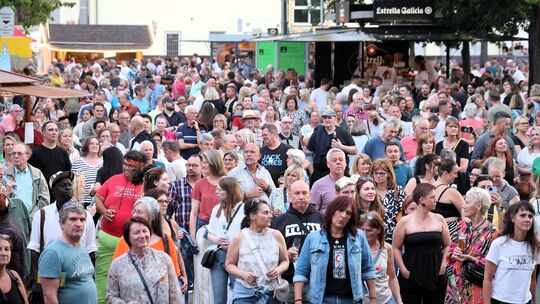 Beim vergangenen Deichstadtfest durften die Standbetreiber noch teils bis 2 Uhr ausschenken, das geht in diesem Jahr nicht mehr.