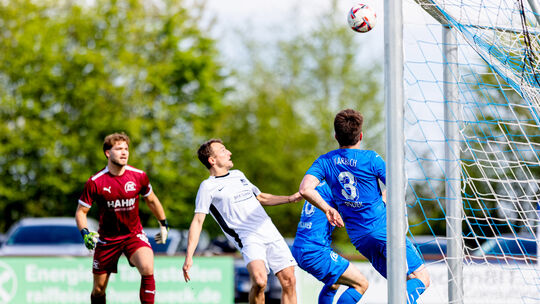 Im Mai 2025 spielte Daniel Bohl im weißen Trikot von Schott Mainz das letzte Mal auf dem Karbacher Quintinsberg. 0:0 endete die