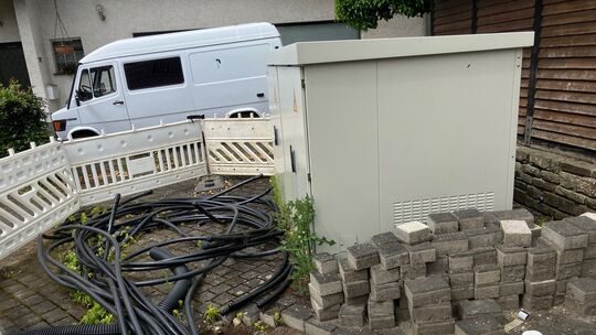 Die Trafostation am Dorfplatz in Wershofen