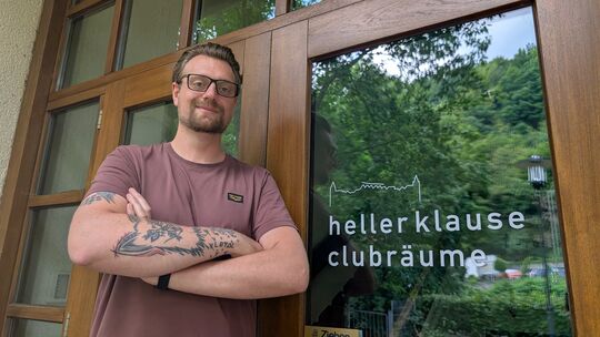 Flo Schneider belebt die Betzdorfer Kneipenlandschaft neu. Im vierten Jahr, in der er die Linde betreibt, übernimmt er auch die