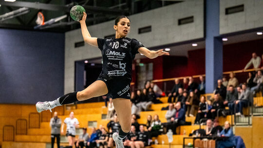 Rückraumakteurin Dunya Mohebzada war bei den Testspiel-Erfolgen in Kleinich gegen Kastel und Merchweiler mit jeweils sechs Treff