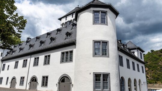 Aktuell befindet sich in der Kurfürstlichen Burg in Boppard sowohl die Stadtbibliothek als auch das Museum. Die Fraktion Bürger