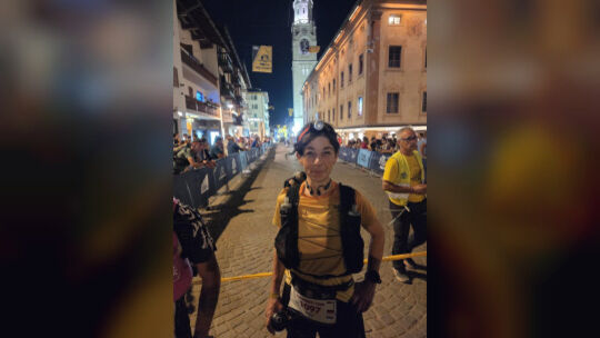 Erreicht im nächtlichen Cortina d'Ampezzo das Ziel: Jutta Streit von den Lauffreunden Naheland Bad Kreuznach.