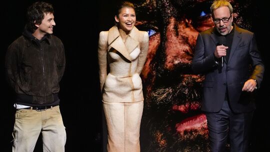 Denis Villeneuve (r), Timothée Chalamet (l) und Zendaya