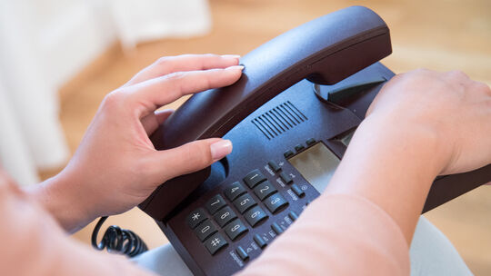 Am Telefon einmal zu viel "Ja" gesagt? Dann kann eine Rechnung ins Haus flattern, die nicht immer seriös ist, sondern eine Betru