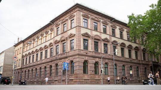 Die ehemalige Alte Oberpostdirektion in Koblenz. Hier hat die Telekom seit einem halben Jahrhundert ihren Netzknoten.