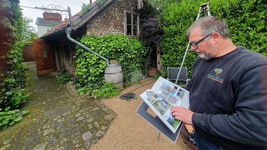 Viel Herzblut und Zeit stecken in der Umwandlung des Gartens, dessen sich Dirk Ternes und seine Frau angenommen haben. Viel Herzblut und Zeit stecken in der Umwandlung des Gartens, dessen sich Dirk Ternes und seine Frau angenommen haben.