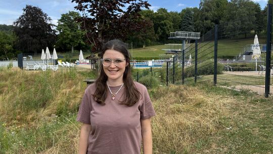 Tanja Dulov und ihre Nachbarn fordern von der Stadt Boppard ein Parkkonzept für ihre Straße in Boppard-Buchenau, die direkt am F