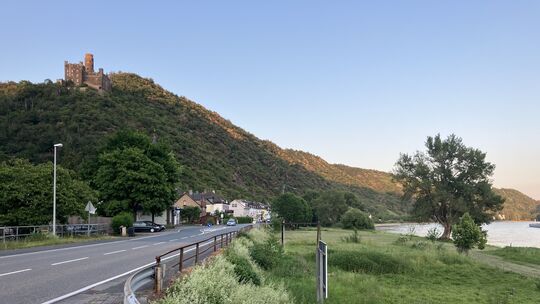 In Wellmich beginnend, soll ein 2,2 Kilometer Radweg bis zur B274 in St. Goarshausen gebaut werden. Von allen Abschnitten des Mi In Wellmich beginnend, soll ein 2,2 Kilometer Radweg bis zur B274 in St. Goarshausen gebaut werden. Von allen Abschnitten des Mi