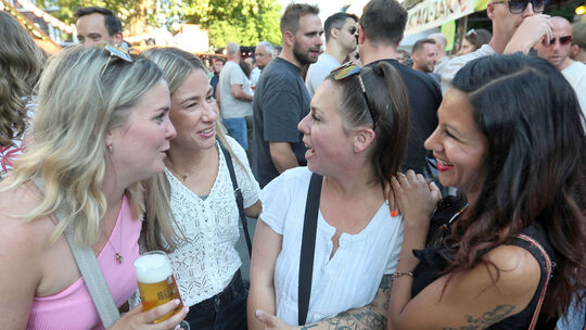 Einen perfekten Start bei schönstem Sommerwetter legte das Deichstadtfest hin.
