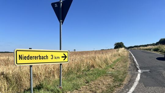 Die K 156 ist in einem schlechten Zustand. Ab September soll die Straße zwischen Dreikichen und Niedererbach ausgebaut werden.