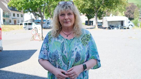 Petra Schmitt betreibt den Wohnmobilhafen "Am Ahrtor" in Bad Neuenahr-Ahrweiler. Die Flutkatastrophe stellt vor fünf Jahren ihre