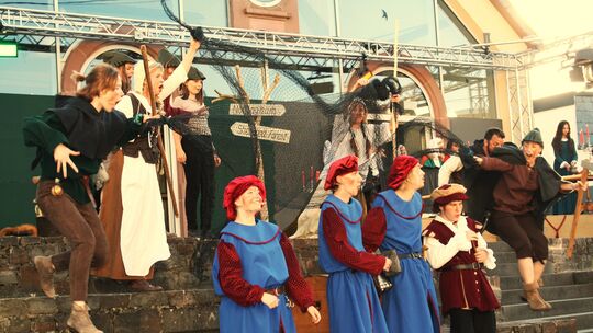 Das Ensemble TheaterKultur Kaisersesch brachte am Wochenende "Die Legende von Robin Hood" unter freiem Himmel auf die Bühne.