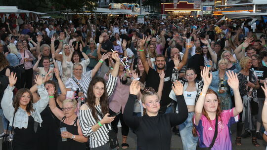 Das Fest der 1000 Lichter lockt Jahr für Jahr Tausende Besucher in die Andernacher Rheinanlagen. In diesem Jahr ist es am Freita