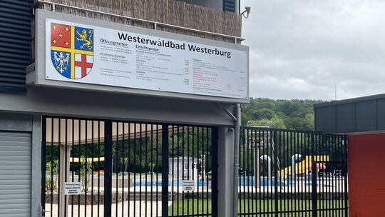 Das Westerwaldbad Westerburg muss ersteinmal geschlossen bleiben. Das Westerwaldbad Westerburg muss ersteinmal geschlossen bleiben.