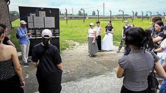 Bewegt und beeindruckt waren die Schüler von der Führung durch das deutsche Vernichtungslager Auschwitz.