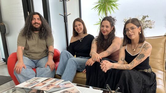 Das Team des Tattoostudio Gedankenkunst in Betzdorf fühlt sich an der Wilhelmstraße wohl (von links): Hüseyin Dogan, Lena Alterg