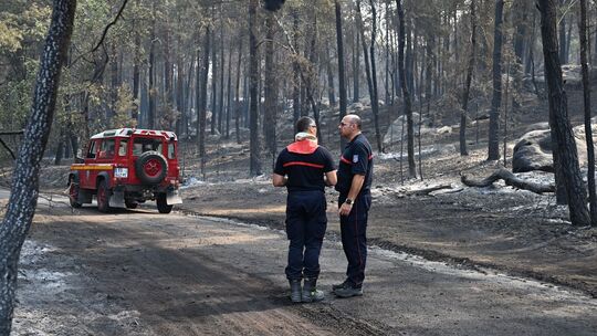 Waldbrand bei Paris Waldbrand bei Paris