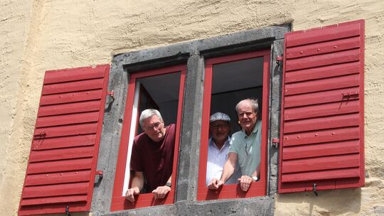 Thomas Kesseler, Guido Job und Heinz-Jürgen Dröge schauen zufrieden auf die geleistete Restaurierungsarbeit.