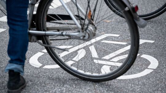 Radfahrer haben während der Buga 2029 noch keinen durchgehenden eigenen Weg zwischen St. Goarshausen und Kaub: Im Bereich des Ha