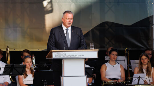 Der neue Ministerpräsident Gordon Schnieder (CDU) hat bei der Gedenkfeier anlässlich des fünften Jahrestags der schrecklichen Fl