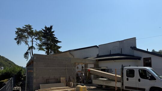 Die Sanierung der Sängerhalle in Oberbreisig schreitet voran. Die Sanierung der Sängerhalle in Oberbreisig schreitet voran.